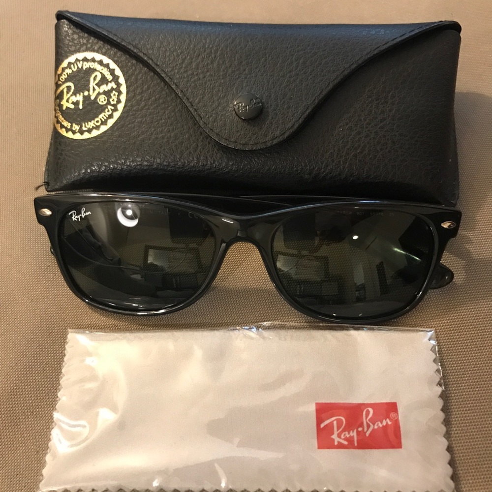 Ray-Ban New Wayfarer Classic RB 2132